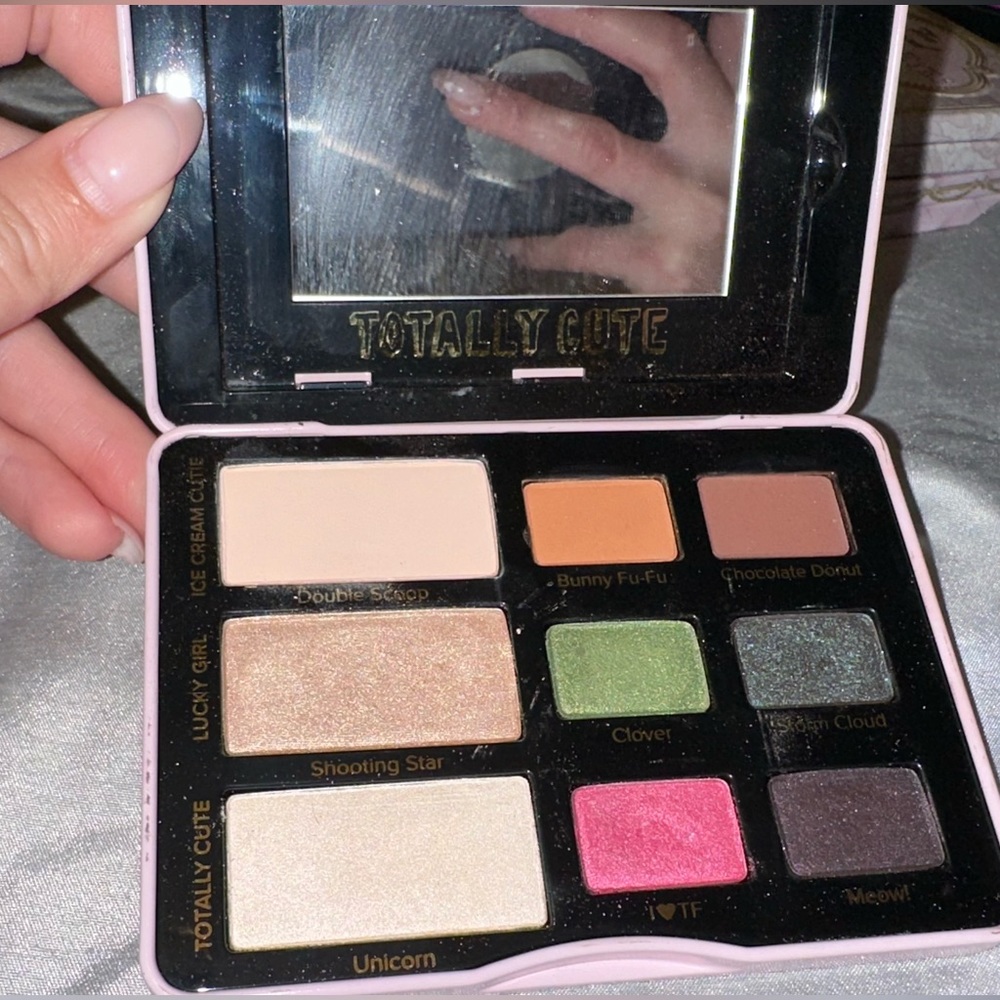 Too Faced Eye Shadow Palette - Picture 2 of 2